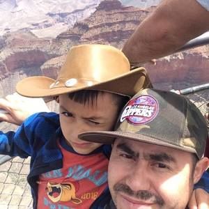 Meet your Posher, Cesar